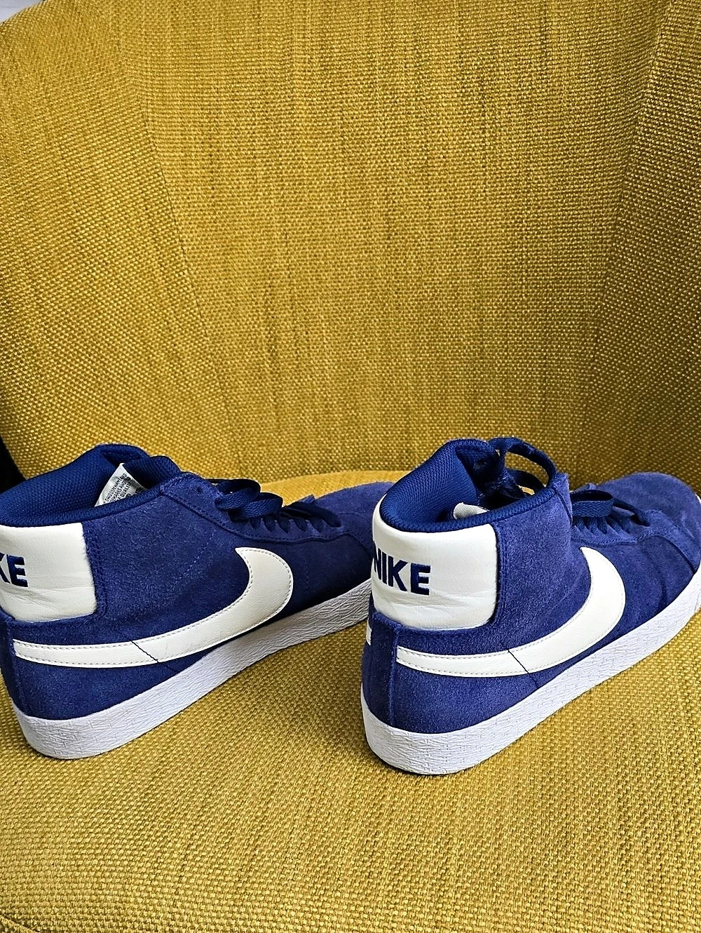 Nike SB Zoom Blazer Mid in the "Deep Royal Blue / Sail" colorway (Style Code: 8